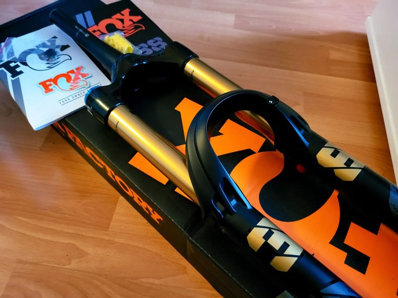 FOX Float 38 Factory Fit Grip2 VVC Evol Kashima 170mm 29" Gold 2025