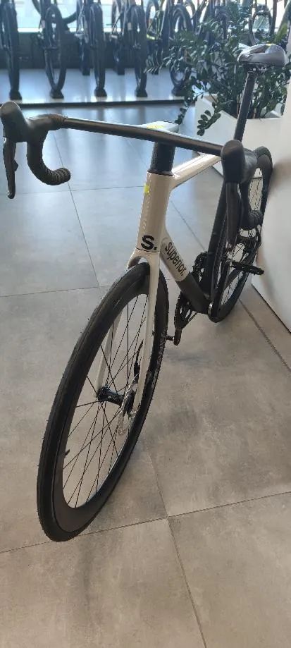 SUPERIOR RR 9.8 Matte Carbon / White, vel. 54 cm (M) 
