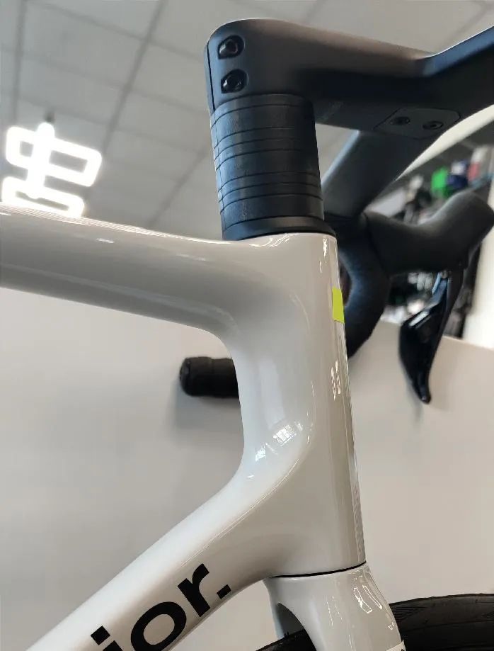 SUPERIOR RR 9.8 Matte Carbon / White, vel. 54 cm (M) 