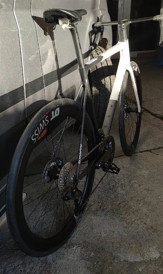 SUPERIOR RR 9.8 Matte Carbon / White, vel. 54 cm (M) 