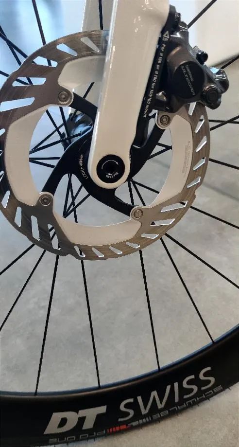 SUPERIOR RR 9.8 Matte Carbon / White, vel. 54 cm (M) 