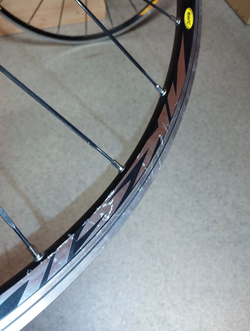 Mavic Aksium Race 28"