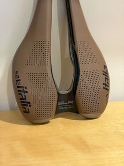 Sedlo Selle Italia SLR Boost Gravel Superflow TI 316 - 130mm, hnědá