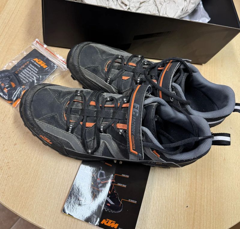Cyklistické boty KTM MTB