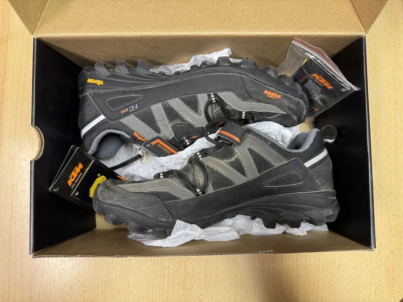 Cyklistické boty KTM MTB