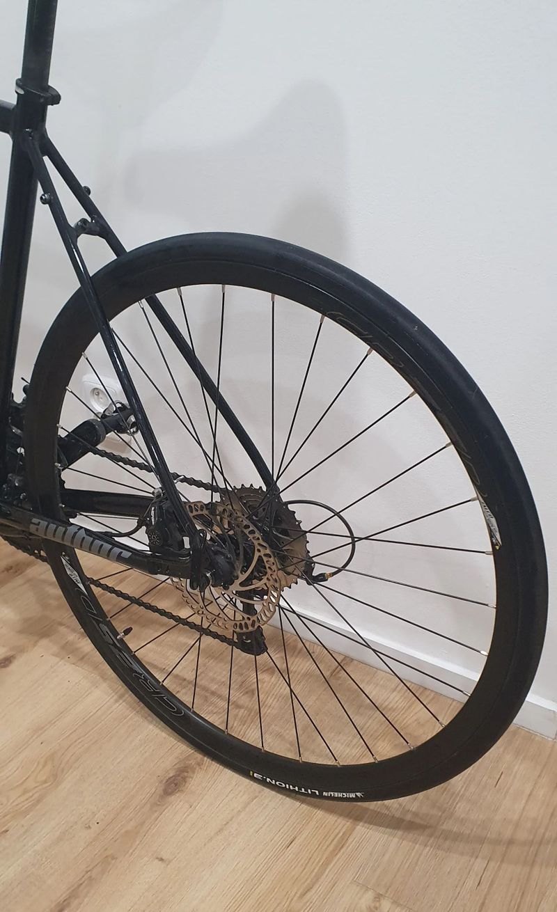 Author Aura RX4 + pláště Roadsport