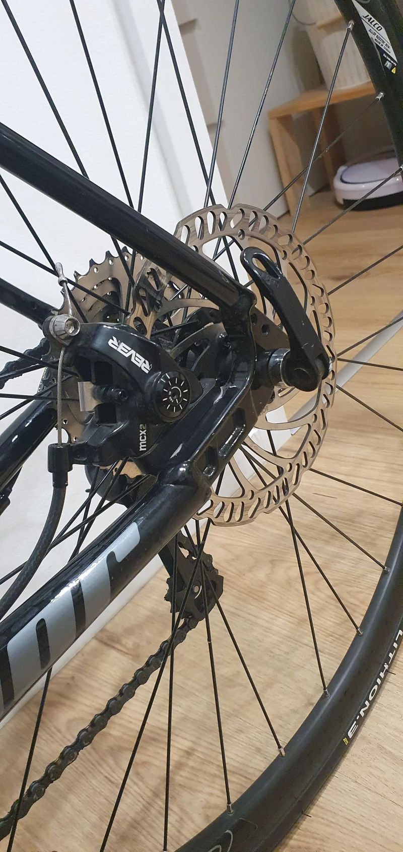 Author Aura RX4 + pláště Roadsport