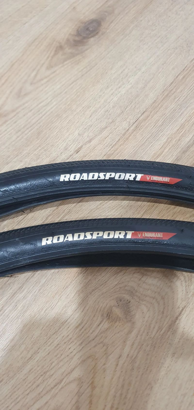 Author Aura RX4 + pláště Roadsport