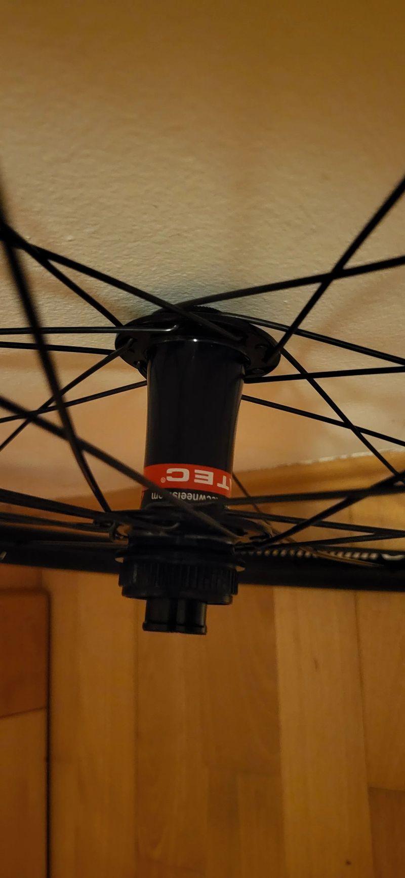 ZAPLETENÉ GRAVEL KOLA DT SWISS G 540+NÁBOJE NOVATEC 12x100,12x142 HG OŘECH 8-12