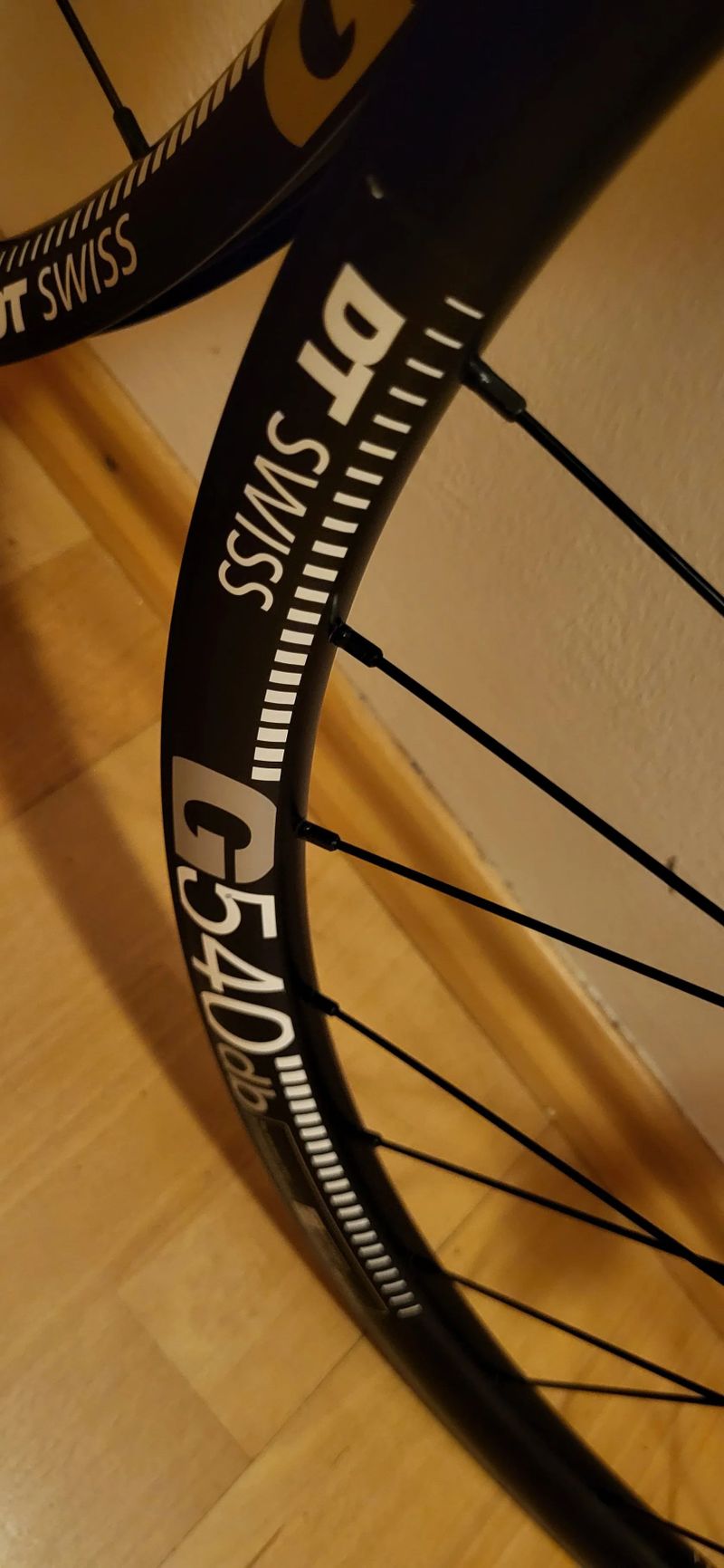 ZAPLETENÉ GRAVEL KOLA DT SWISS G 540+NÁBOJE NOVATEC 12x100,12x142 HG OŘECH 8-12