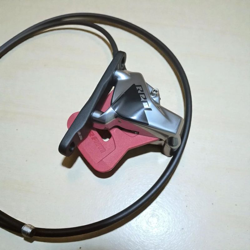 Nový SRAM RED AXS Brzdový Třmen (Flat Mount) – Kompletní Set ⚡