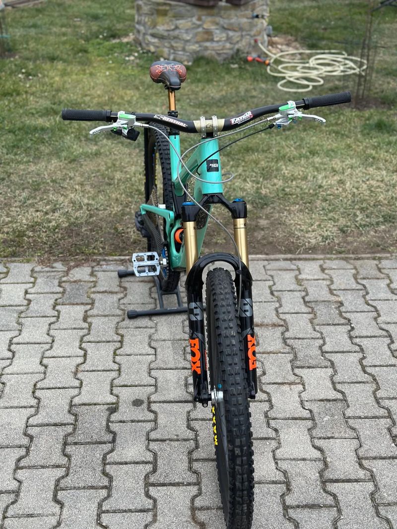 Santa Cruz Mega Tower