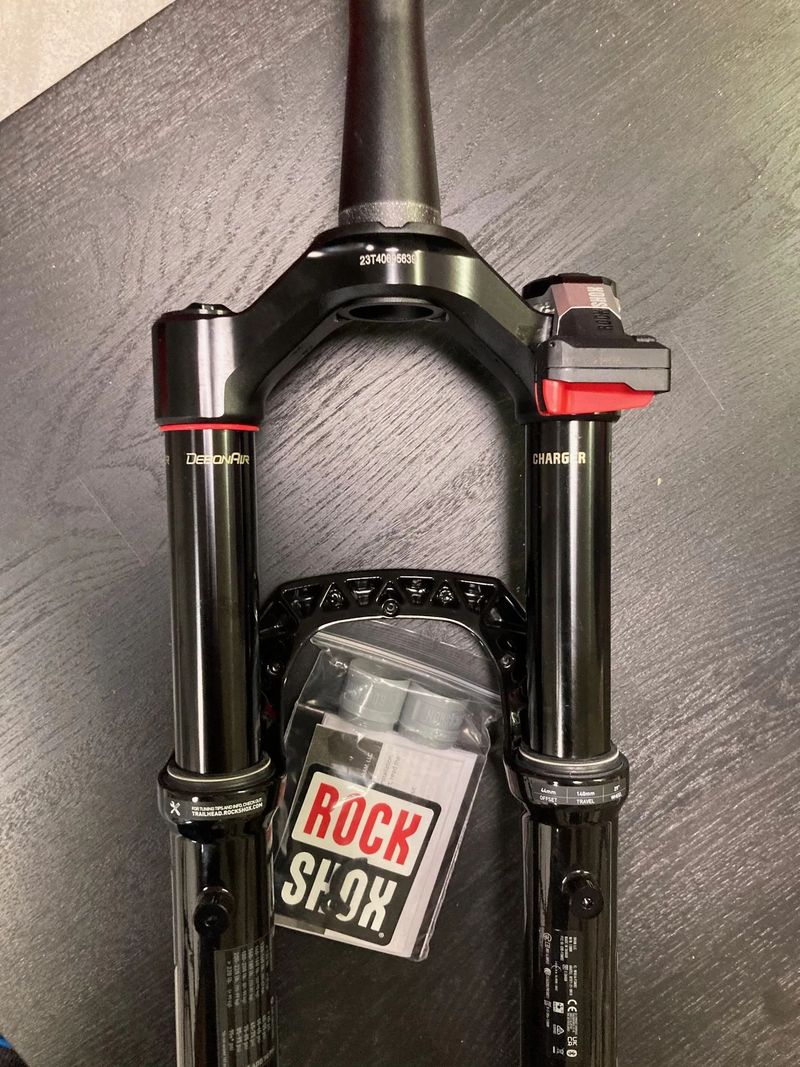 Nová vidlice rockshox Pike Flight Atendant 140mm