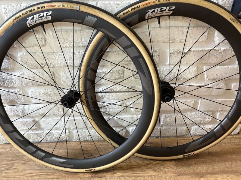 ZIPP 303 Firecrest Carbon tubeless ready , diskové