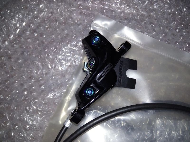 Nové brzdy SRAM G2 Ultimate Carbon Rainbow, 4 písty, P+Z