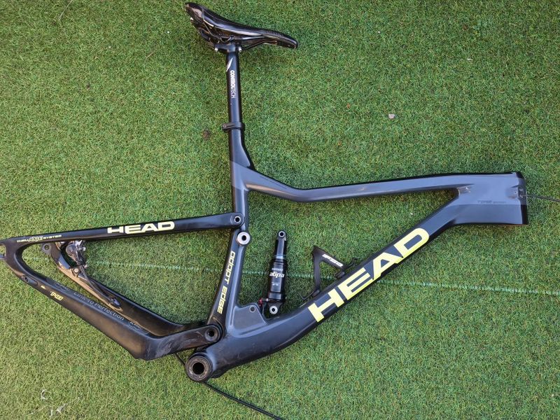 Karbonový celoodpružený rám Head Adapt edge 29" L -vadné vahadlo