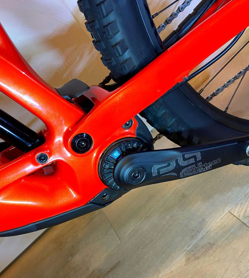 Trek fuel EXe 9.7 Lava [top stav ,carbon,Xt,Fox36...]