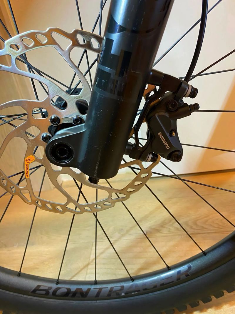 Trek fuel EXe 9.7 Lava [top stav ,carbon,Xt,Fox36...]