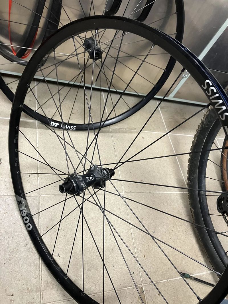 DT Swiss X1900