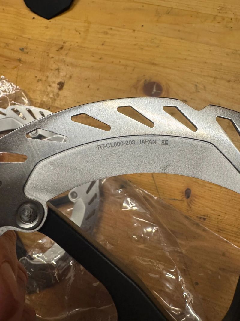 Shimano XT BR-M8220 sundané z nového kola s kotouči