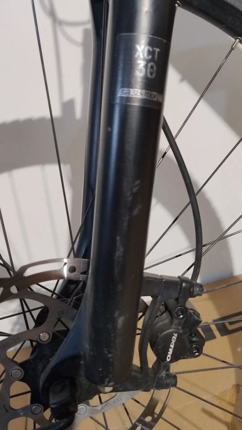 PELLS Thorr vel.M / 630 Wh / najeto 1632 km 