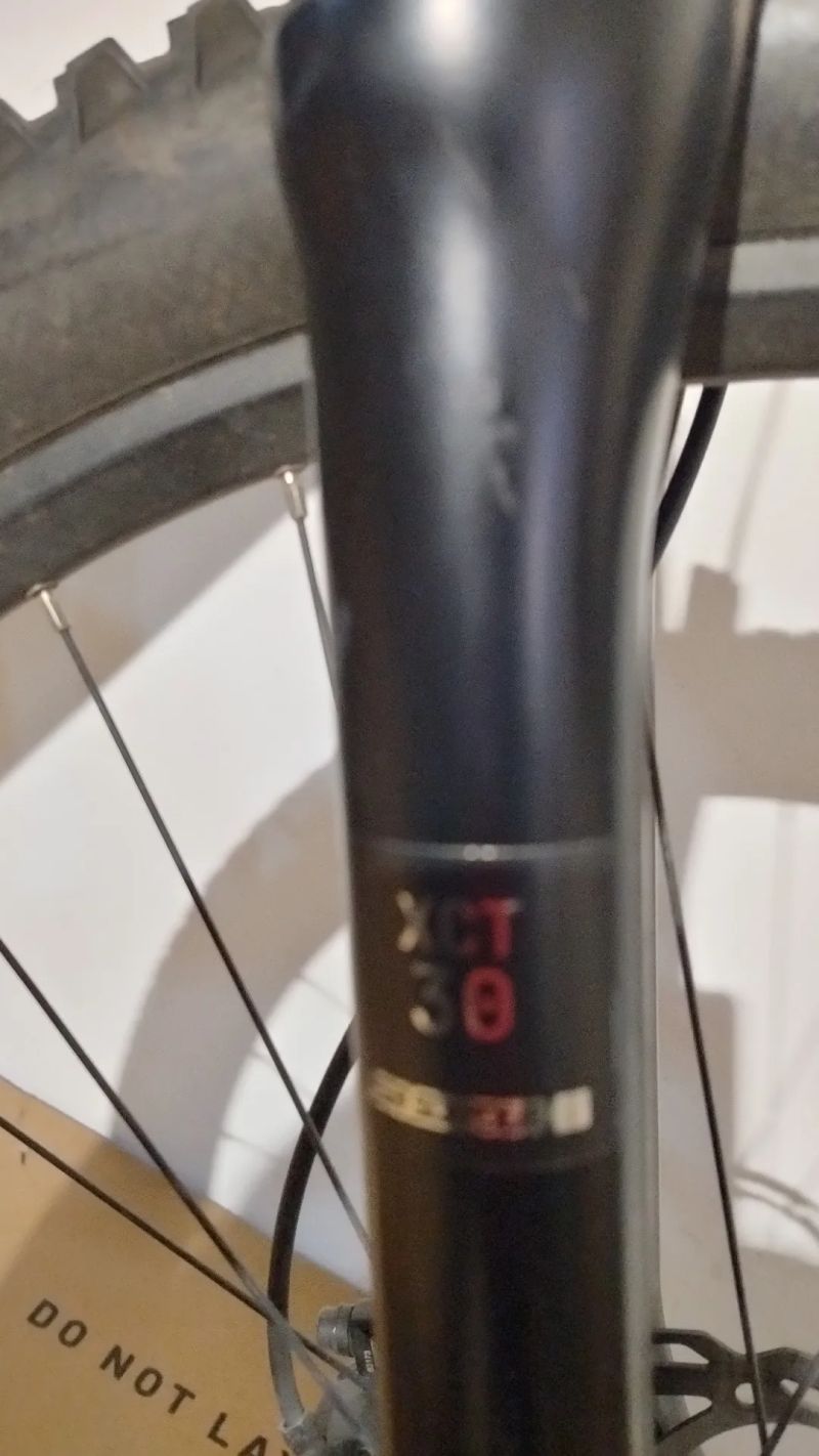 PELLS Thorr vel.M / 630 Wh / najeto 1632 km 