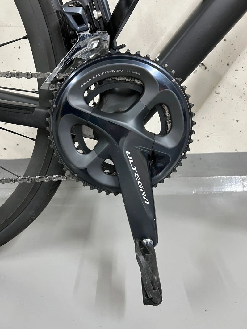 Canyon Ultimate CF SL, Stealth, Ultegra, DT Swiss 1400 Dicut Oxic