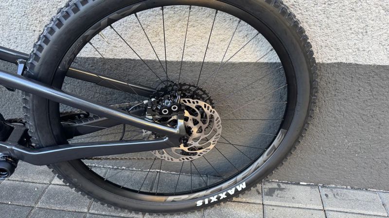 Focus Jam 6.8 - Černý