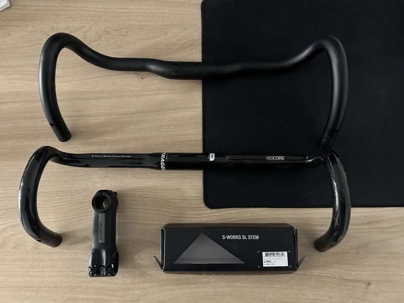 Řídítka značky Specialized a Bontrager + představec Specialized 