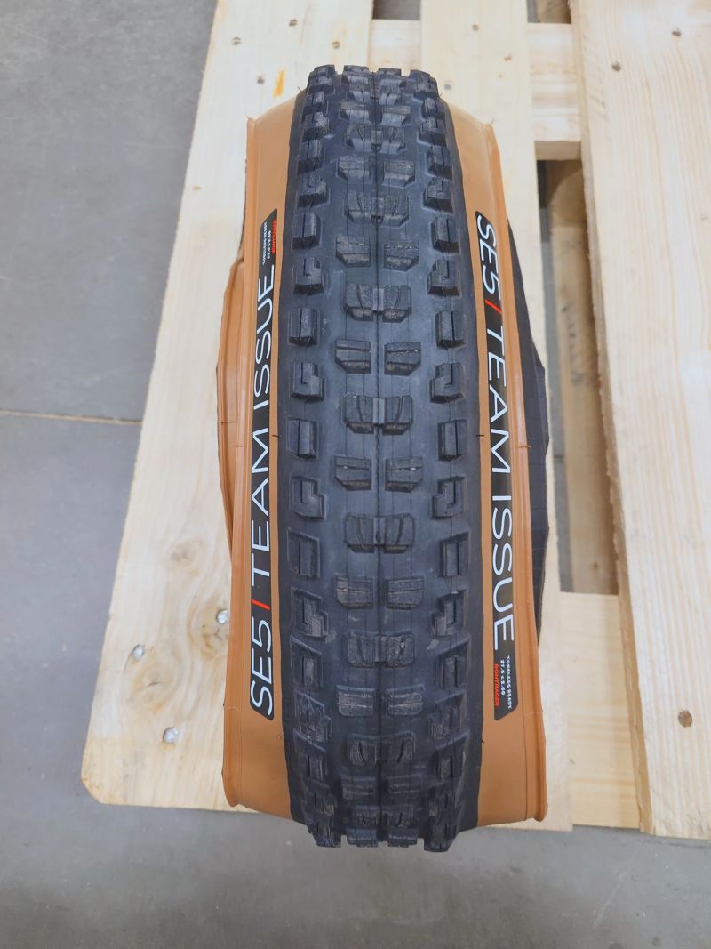 Bontrager SE5 Team Issue 27,5x2,5