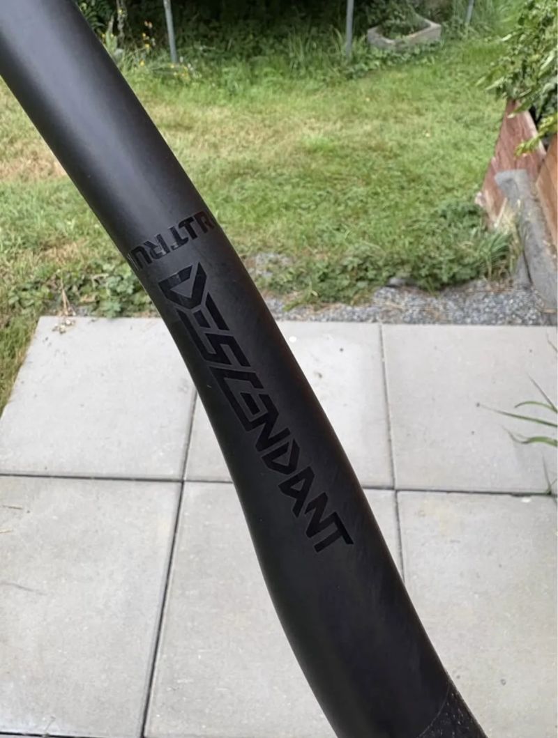 Karbonová řídítka Truvativ