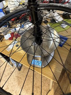 Prodám nevyužitá karbonová kola 1395g váha .50 mm výška ráfku