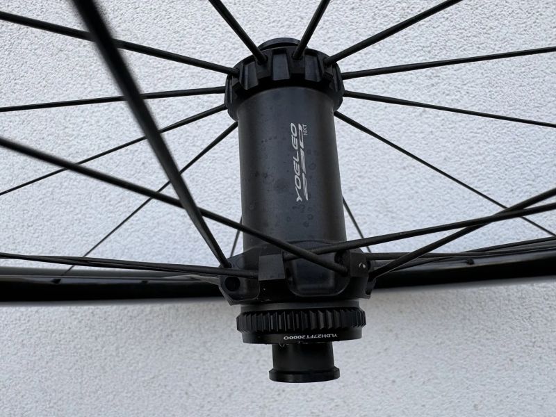 Prodám nevyužitá karbonová kola 1395g váha .50 mm výška ráfku