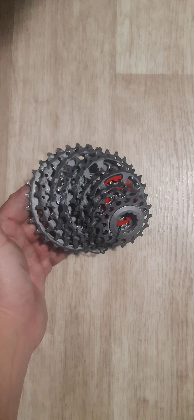 Prodám silniční kazetu, žákovské převody 16-27.