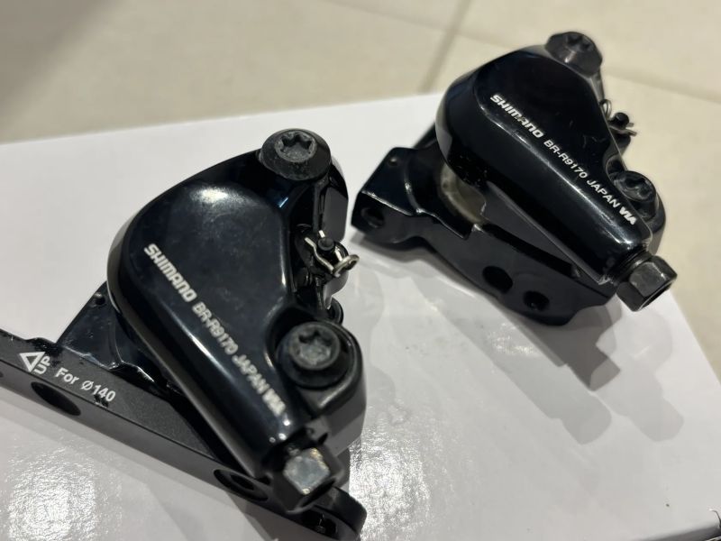 Brzdové třmeny Shimano Dura Ace BR-R9170 flat mount (přední a zadní) pro Di2 11s