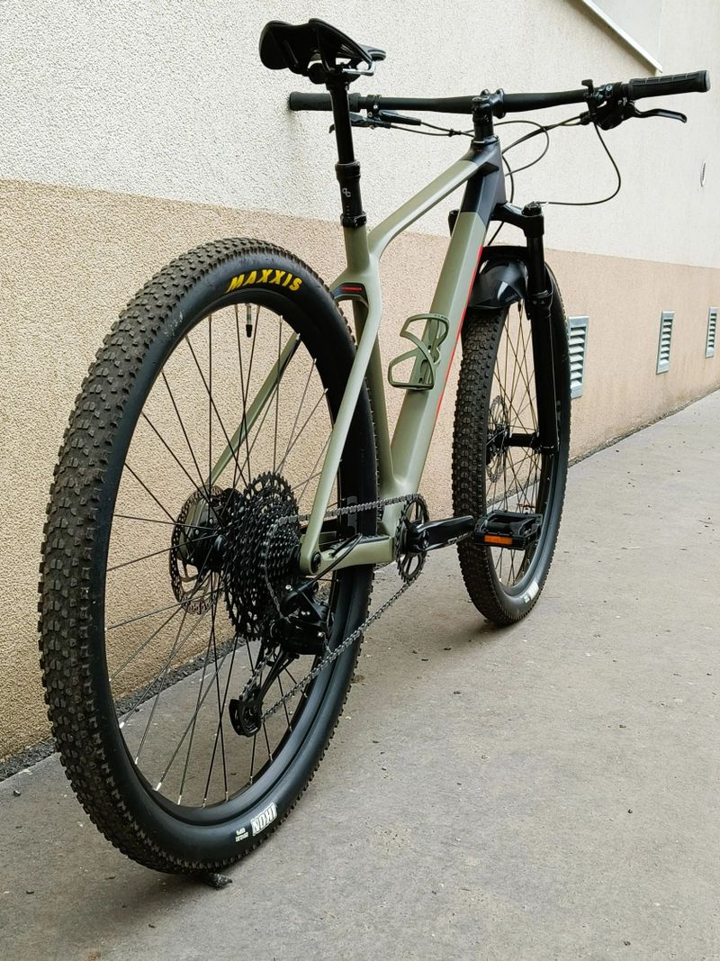 Orbea ALMA M50 2023, Carbon, vel. L, 29", ZÁNOVNÍ, Najeto 250 km, PC: 44500 Kč