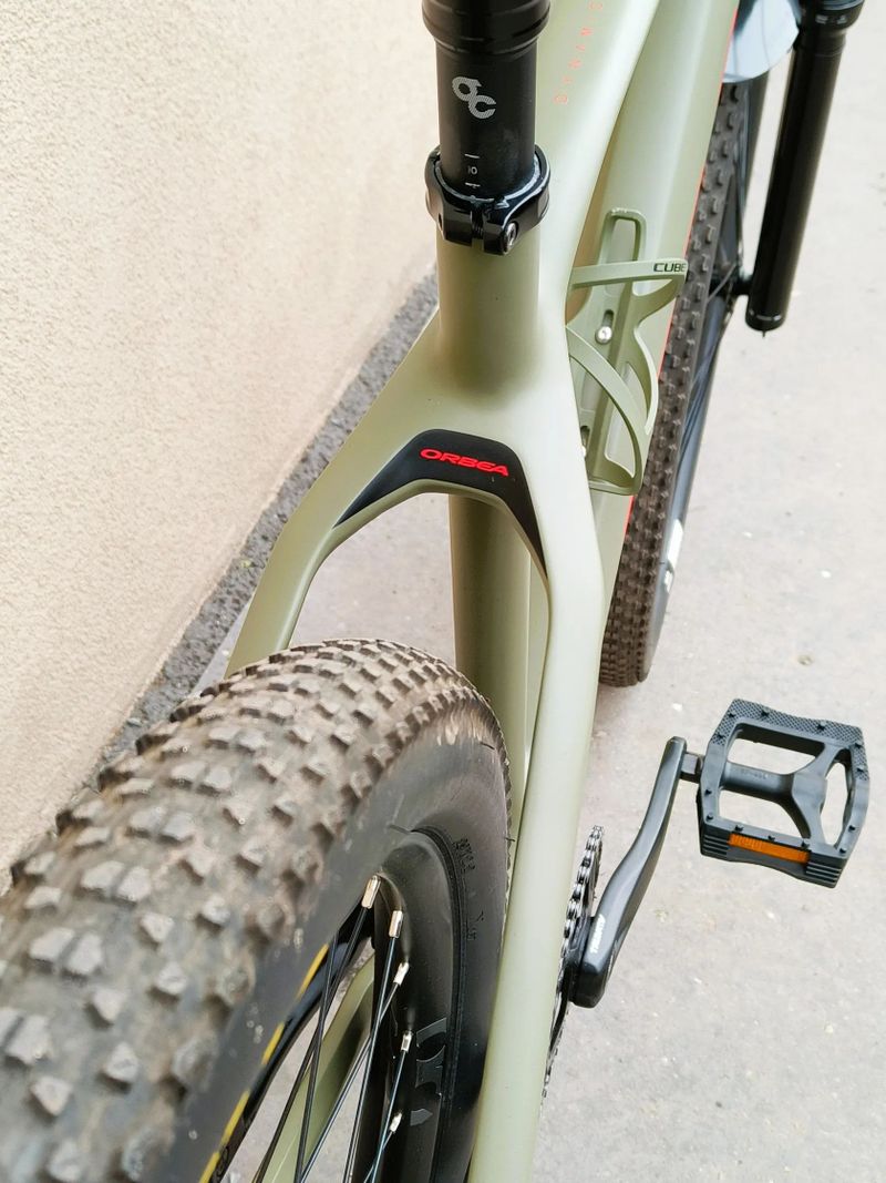 Orbea ALMA M50 2023, Carbon, vel. L, 29", ZÁNOVNÍ, Najeto 250 km, PC: 44500 Kč