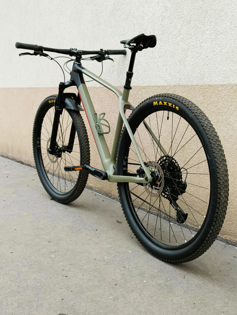 Orbea ALMA M50 2023, Carbon, vel. L, 29", ZÁNOVNÍ, Najeto 250 km, PC: 44500 Kč