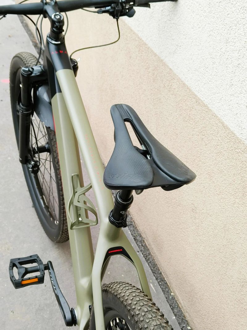 Orbea ALMA M50 2023, Carbon, vel. L, 29", ZÁNOVNÍ, Najeto 250 km, PC: 44500 Kč