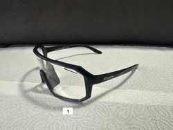 Nové fotochromatické cyklistické brýle SCVCN