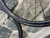 Zapletená Gravel kola Mavic Allroad Elite UST Disc - i na silnici, pevné osy 12x100 a 12x142