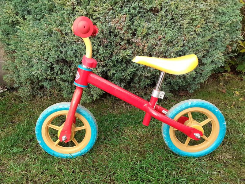 dětské odrážedlo