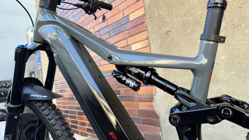  Nové elektrokolo FOCUS Jam2 6.9 Diamondblack