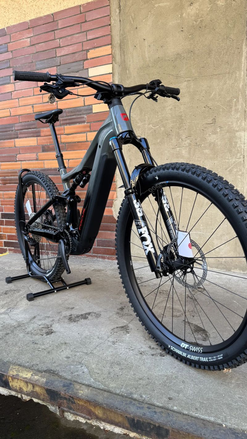  Nové elektrokolo FOCUS Jam2 6.9 Diamondblack