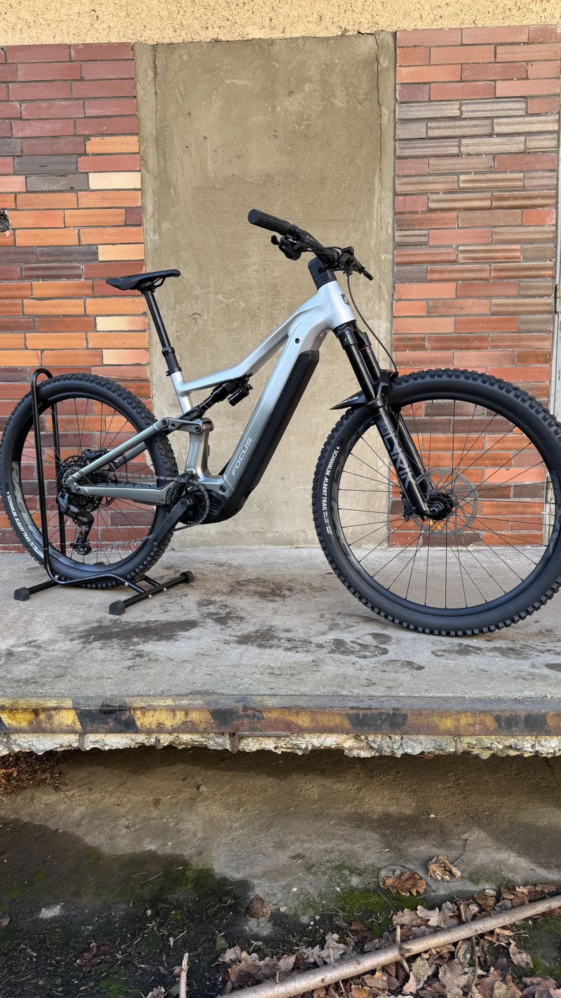 Nové elektrokolo FOCUS Jam2 6.8 - Silver