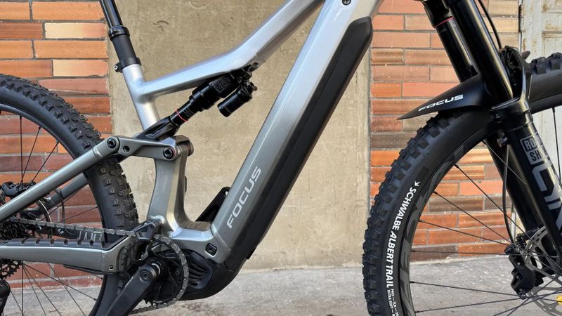 Nové elektrokolo FOCUS Jam2 6.8 - Silver