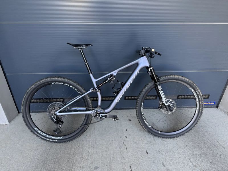 Specialized Epic 8 Pro 2026 Flight Attendant, 99% stav