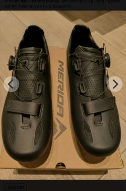 Tretry Merida - silniční vel.44