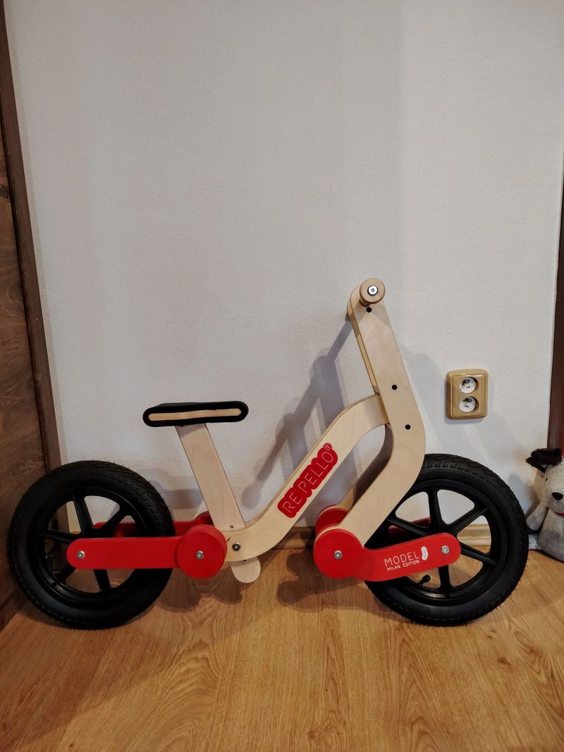 Repello odpružené dřevěné odrážedlo - model J (Milan edition)