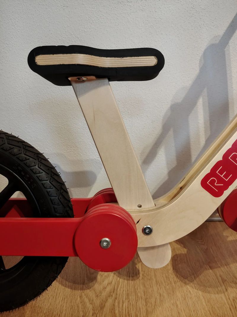 Repello odpružené dřevěné odrážedlo - model J (Milan edition)